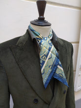 Charger l'image dans la galerie, Carré de soie Assisi in cobalt