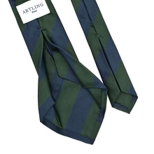 Charger l'image dans la galerie, Cravate 7 plis club bleu et vert