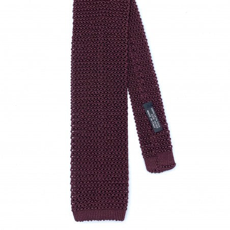 Cravate tricot en soie bordeaux et bout droit