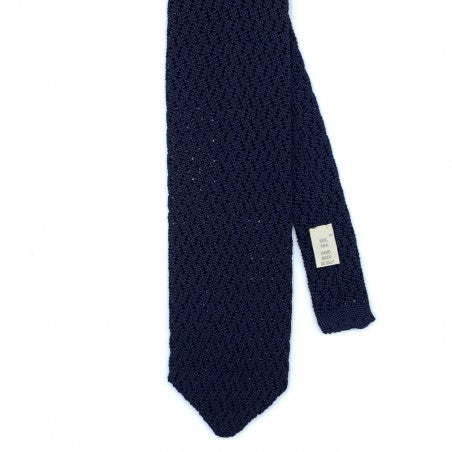 Cravate en tricot de soie en zig zag bleu pétrole et bout pointu